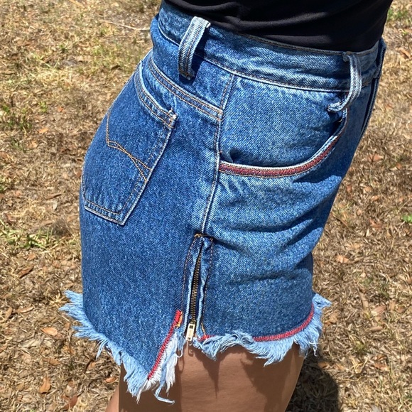 Vintage High Rise Jean Shorts| Cut Off shorts - Picture 1 of 9